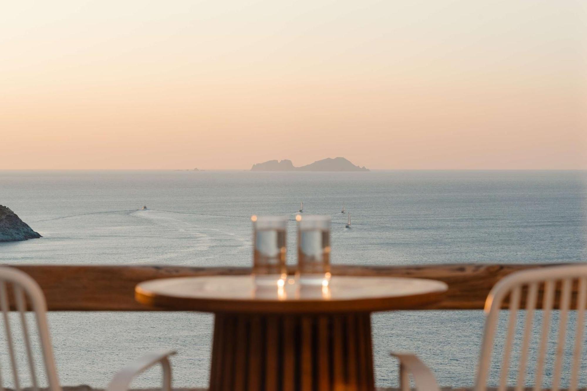 Radisson Blu Euphoria Resort, Mykonos カロ・リヴァディ エクステリア 写真